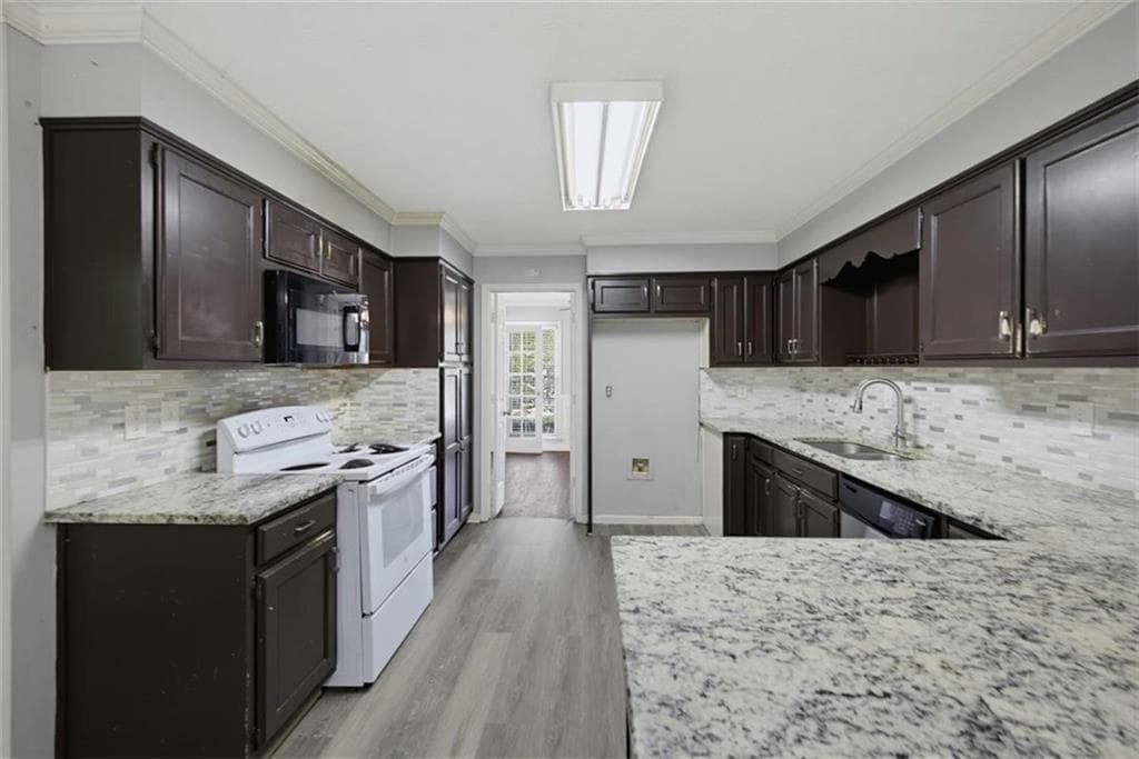 4 bedroom, 3 bathroom, 2,238 sq ft single family residence for sale at 805 Connell Lane, Lawrenceville, GA 30044 — photo 9