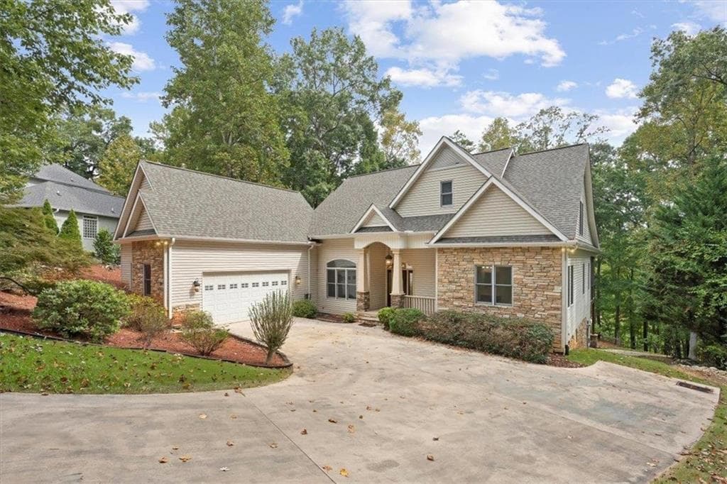 5 bedroom, 4 bathroom, 4,243 sq ft single family residence under contract at 124 SHORE Drive, Other-South Carolina, SC 29643