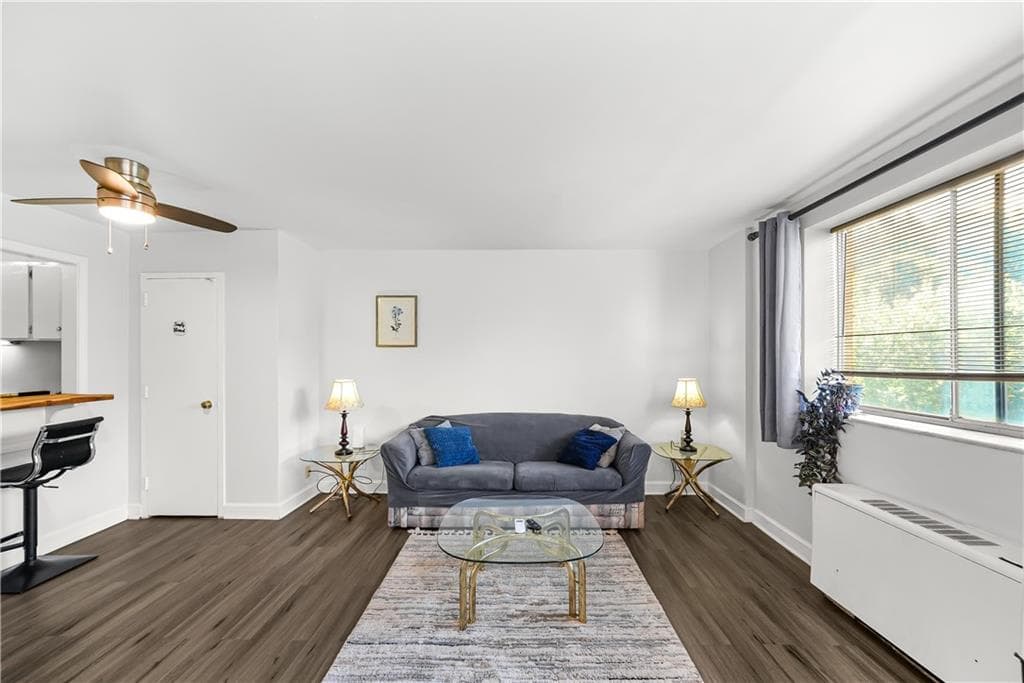 1 bedroom, 1 bathroom, 550 sq ft condominium for sale at 215 Piedmont Avenue 305, Atlanta, GA 30308 — photo 2
