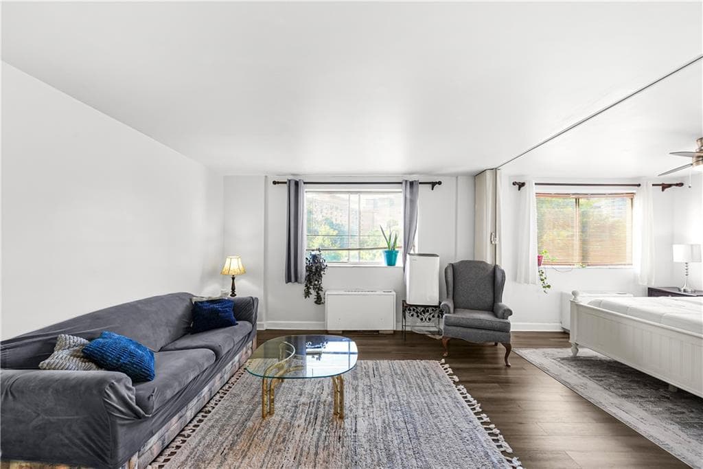 1 bedroom, 1 bathroom, 550 sq ft condominium for sale at 215 Piedmont Avenue 305, Atlanta, GA 30308 — photo 3