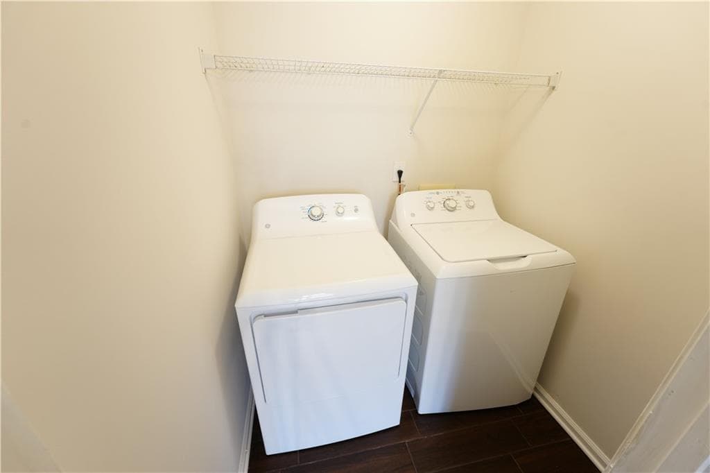 2 bedroom, 2 bathroom, 970 sq ft single family residence for rent at 2040 Keenland Court, Cumming, GA 30040 for $1,925 a month — photo 9