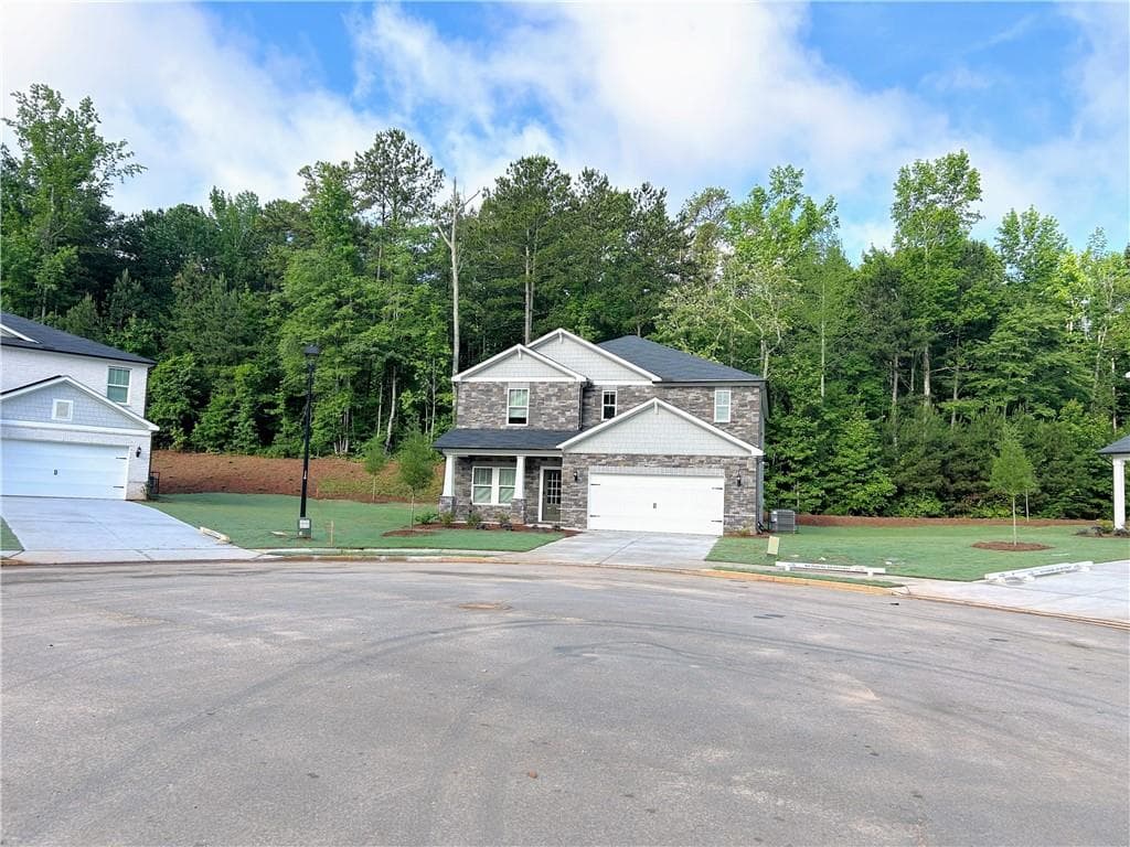 4 bedroom, 3 bathroom single family residence for rent at 7811 Richmond Trail, Fairburn, GA 30213 for $2,900 a month — photo 3