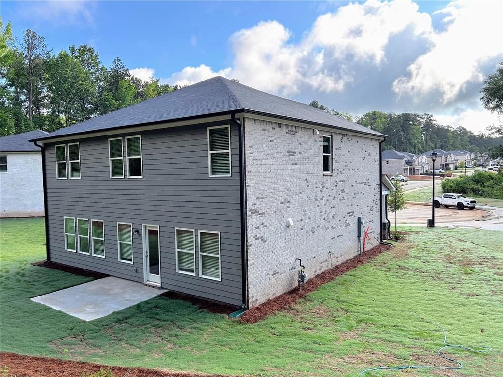 4 bedroom, 3 bathroom single family residence for rent at 7811 Richmond Trail, Fairburn, GA 30213 for $2,900 a month — photo 4