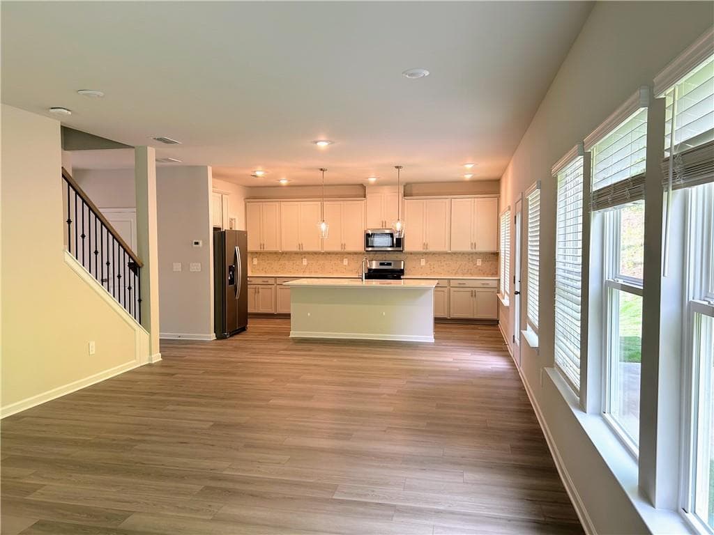 4 bedroom, 3 bathroom single family residence for rent at 7811 Richmond Trail, Fairburn, GA 30213 for $2,900 a month — photo 5