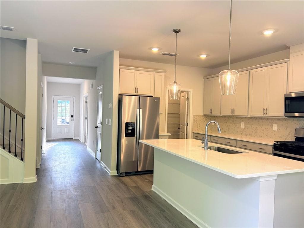 4 bedroom, 3 bathroom single family residence for rent at 7811 Richmond Trail, Fairburn, GA 30213 for $2,900 a month — photo 6