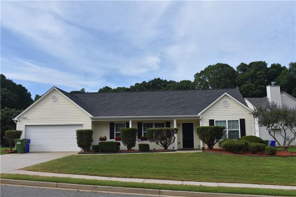 3 bedroom, 2 bathroom, 1,700 sq ft single family residence for sale at 904 Meadow Walk Drive, Monroe, GA 30656 — photo 1 of 32