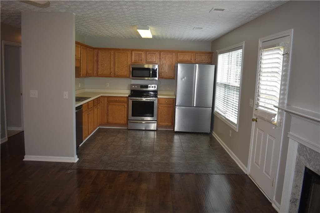 3 bedroom, 2 bathroom, 1,700 sq ft single family residence for sale at 904 Meadow Walk Drive, Monroe, GA 30656 — photo 9