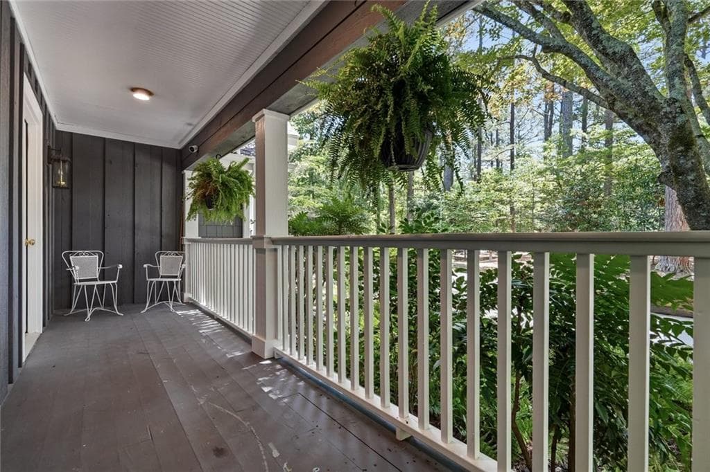 3 bedroom, 4 bathroom, 4,370 sq ft single family residence for sale at 6504 Yacht Club Road, Flowery Branch, GA 30542 — photo 8