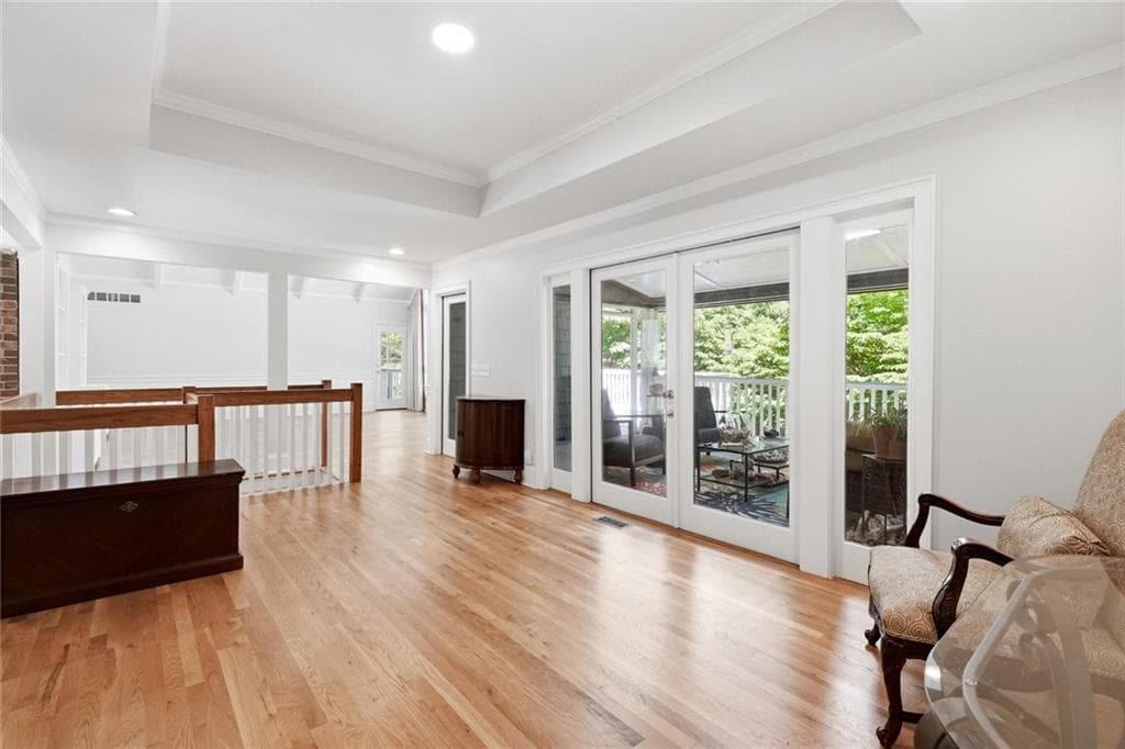 3 bedroom, 4 bathroom, 4,370 sq ft single family residence for sale at 6504 Yacht Club Road, Flowery Branch, GA 30542 — photo 10