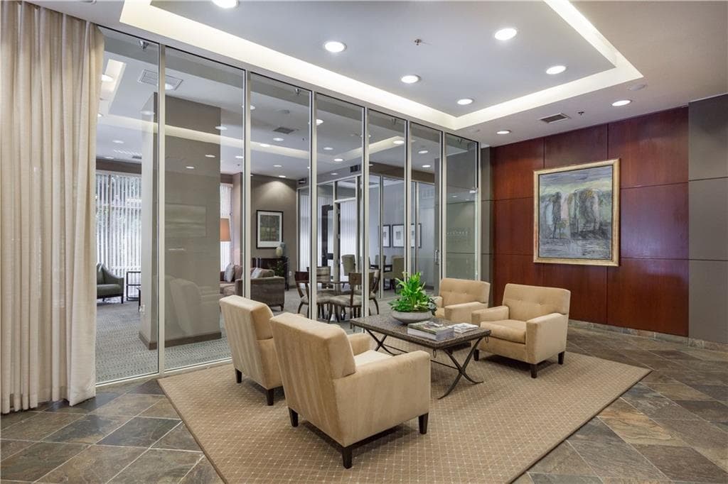 1 bedroom, 1 bathroom, 947 sq ft condominium for rent at 2626 Peachtree Road 1008, Atlanta, GA 30305 for $1,950 a month — photo 4