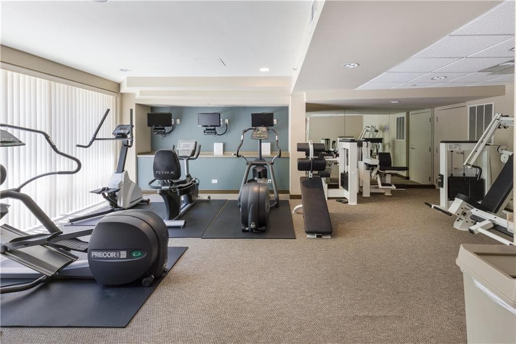 1 bedroom, 1 bathroom, 947 sq ft condominium for rent at 2626 Peachtree Road 1008, Atlanta, GA 30305 for $1,950 a month — photo 8