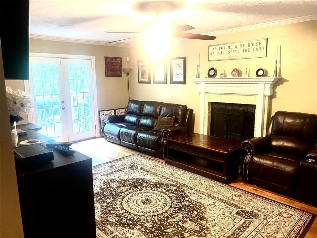 6 bedroom, 5 bathroom, 2,202 sq ft single family residence for sale at 105 Flat Creek Court, Fayetteville, GA 30214 — photo 4