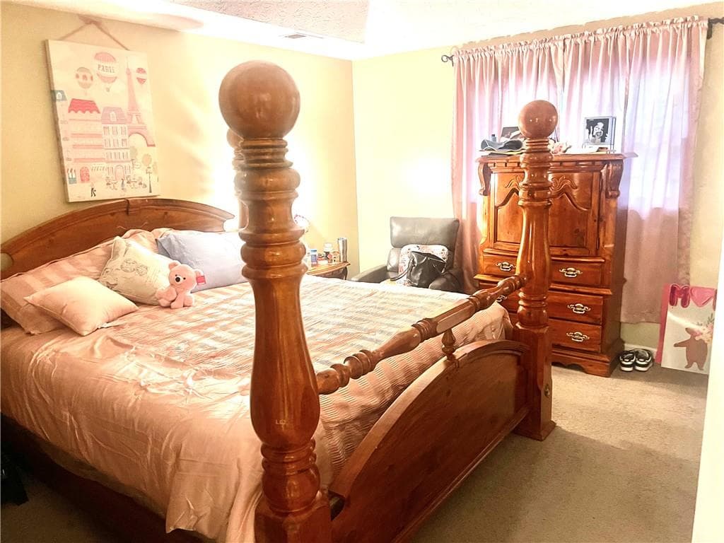 6 bedroom, 5 bathroom, 2,202 sq ft single family residence for sale at 105 Flat Creek Court, Fayetteville, GA 30214 — photo 5