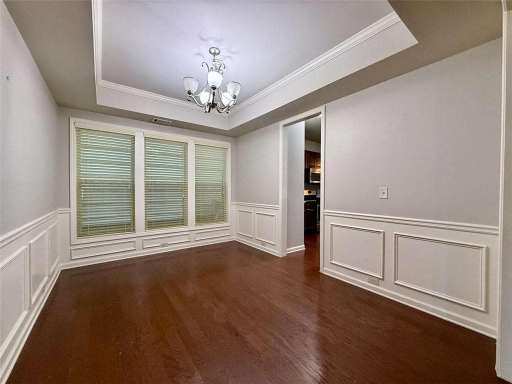 3 bedroom, 3 bathroom, 2,375 sq ft single family residence for rent at 5115 Breezewood Circle, Alpharetta, GA 30004 for $2,750 a month — photo 2