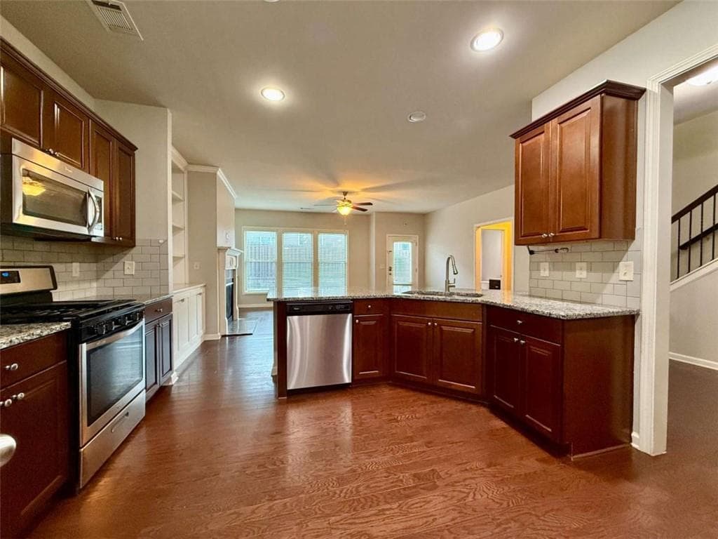 3 bedroom, 3 bathroom, 2,375 sq ft single family residence for rent at 5115 Breezewood Circle, Alpharetta, GA 30004 for $2,750 a month — photo 4