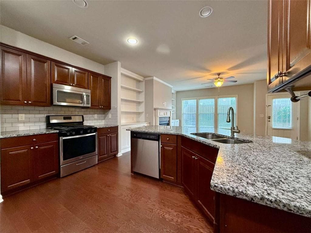 3 bedroom, 3 bathroom, 2,375 sq ft single family residence for rent at 5115 Breezewood Circle, Alpharetta, GA 30004 for $2,750 a month — photo 7