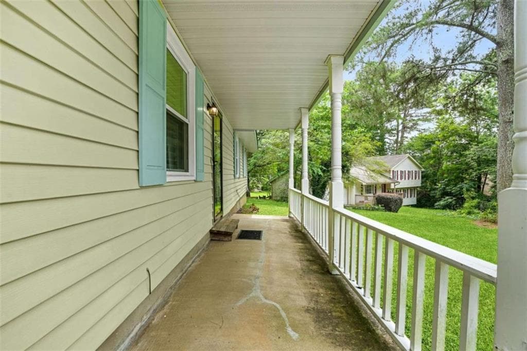 3 bedroom, 2 bathroom, 1,144 sq ft single family residence for sale at 6988 Tan Bark Court, Riverdale, GA 30296 — photo 3