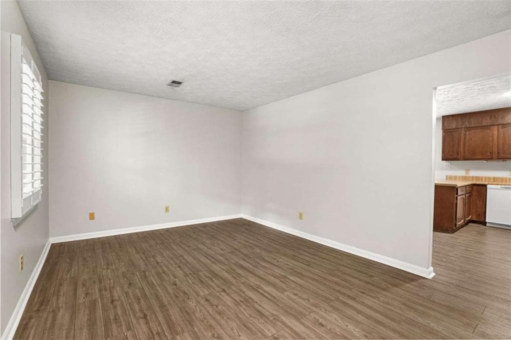 3 bedroom, 2 bathroom, 1,144 sq ft single family residence for sale at 6988 Tan Bark Court, Riverdale, GA 30296 — photo 5