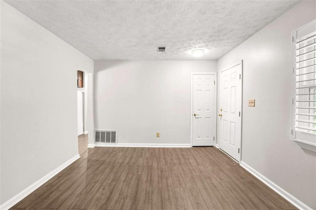 3 bedroom, 2 bathroom, 1,144 sq ft single family residence for sale at 6988 Tan Bark Court, Riverdale, GA 30296 — photo 6