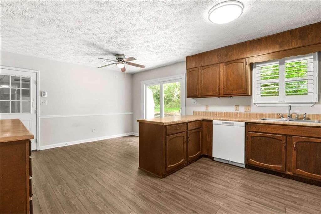 3 bedroom, 2 bathroom, 1,144 sq ft single family residence for sale at 6988 Tan Bark Court, Riverdale, GA 30296 — photo 9