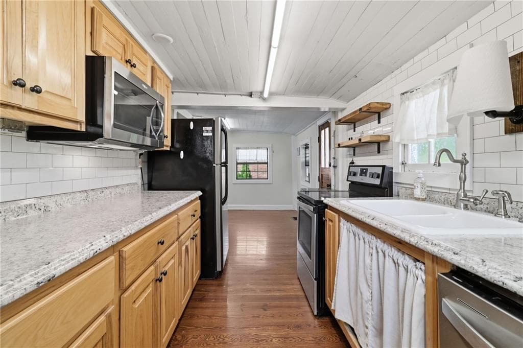 2 bedroom, 1 bathroom, 1,032 sq ft single family residence for sale at 206 Kell Street, Ellijay, GA 30540 — photo 7