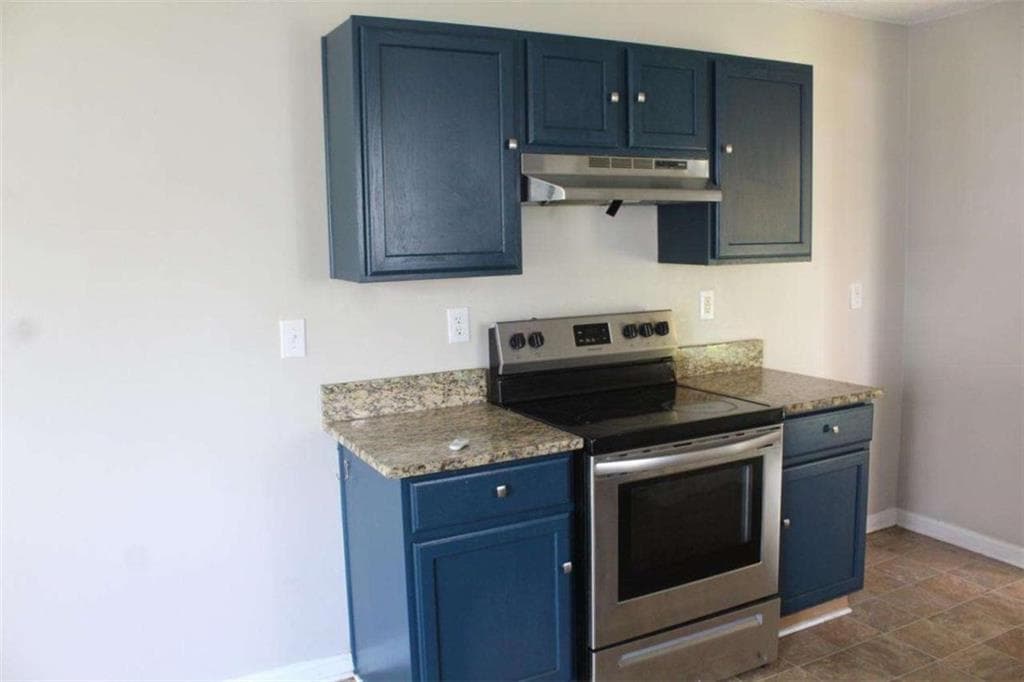 3 bedroom, 2 bathroom, 1,391 sq ft single family residence under contract at 6592 Browns Mill Ferry Drive, Lithonia, GA 30038 — photo 8