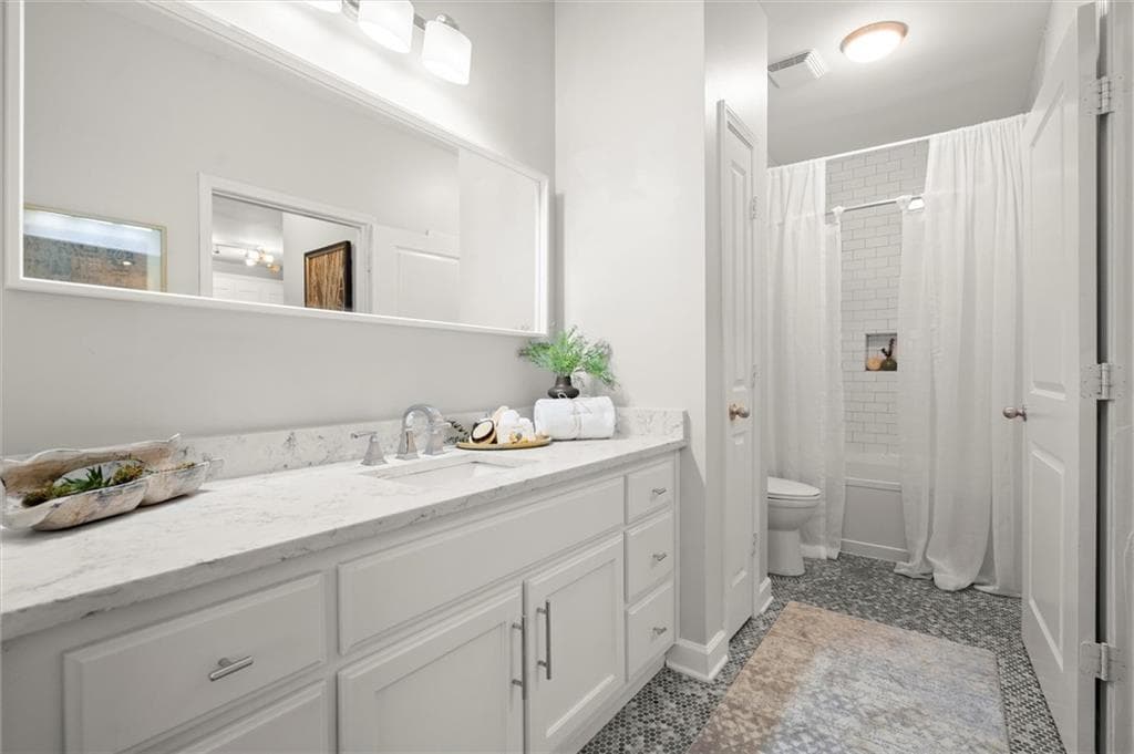 1 bedroom, 1 bathroom, 646 sq ft condominium for sale at 821 Ralph Mcgill Boulevard 3112, Atlanta, GA 30306 — photo 3