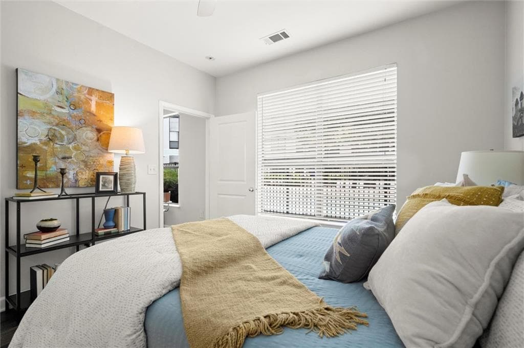 1 bedroom, 1 bathroom, 646 sq ft condominium for sale at 821 Ralph Mcgill Boulevard 3112, Atlanta, GA 30306 — photo 4
