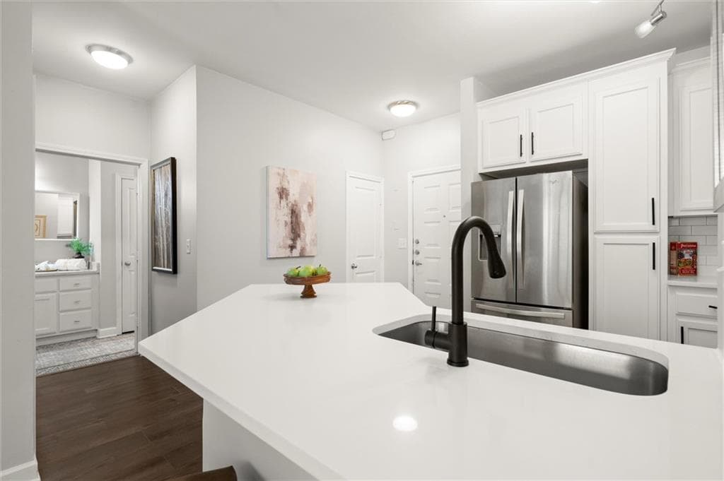 1 bedroom, 1 bathroom, 646 sq ft condominium for sale at 821 Ralph Mcgill Boulevard 3112, Atlanta, GA 30306 — photo 9