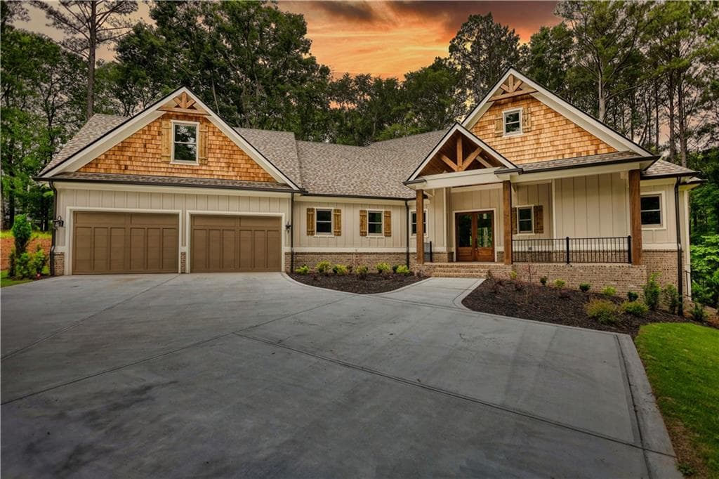 6 bedroom, 6 bathroom, 4,256 sq ft single family residence for sale at 1040 Oak Valley Road, Greensboro, GA 30642