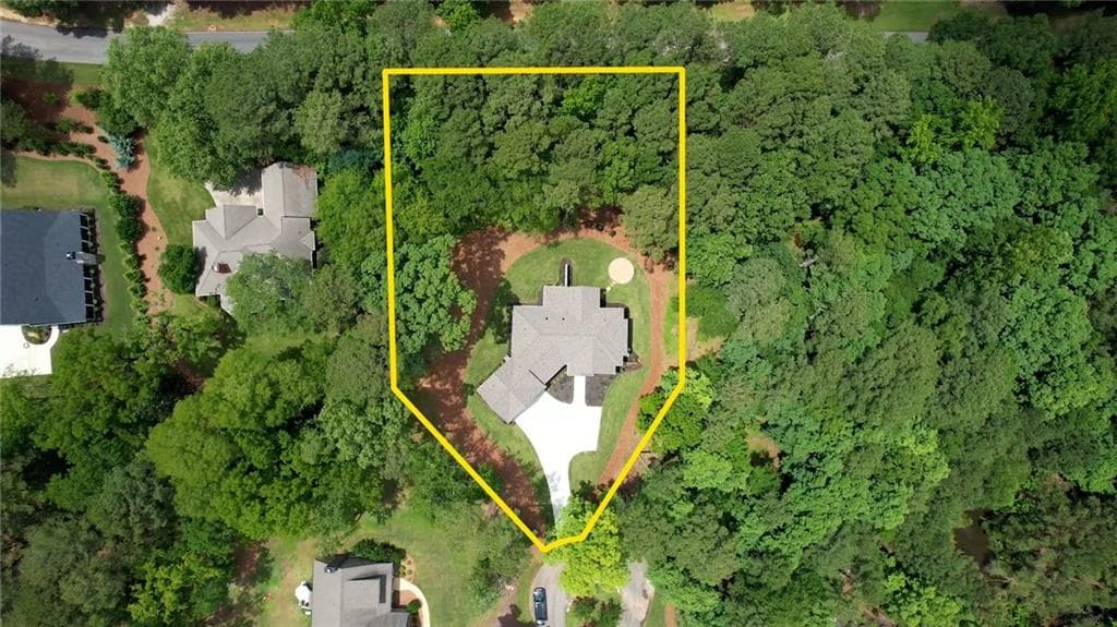 6 bedroom, 6 bathroom, 4,256 sq ft single family residence for sale at 1040 Oak Valley Road, Greensboro, GA 30642 — photo 3
