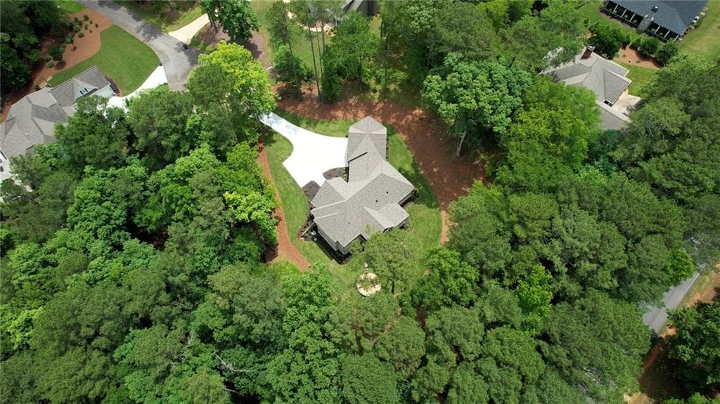 6 bedroom, 6 bathroom, 4,256 sq ft single family residence for sale at 1040 Oak Valley Road, Greensboro, GA 30642 — photo 4
