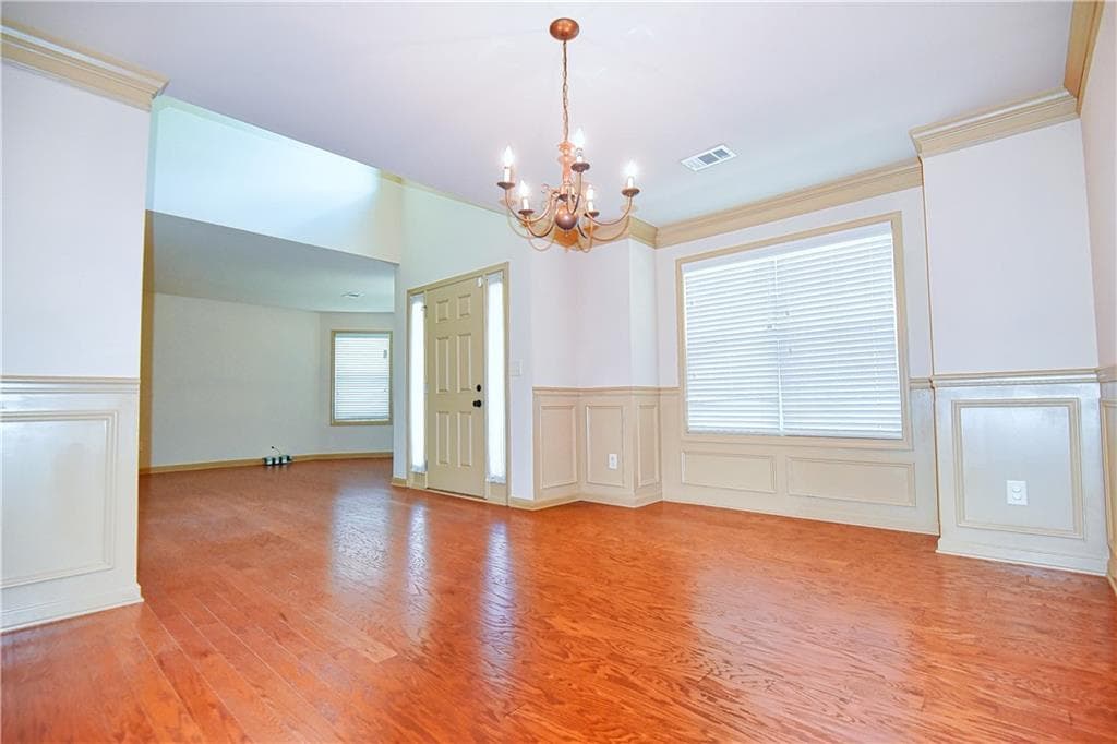 5 bedroom, 3 bathroom, 2,636 sq ft single family residence for sale at 1721 Bridle Road, Lawrenceville, GA 30043 — photo 7