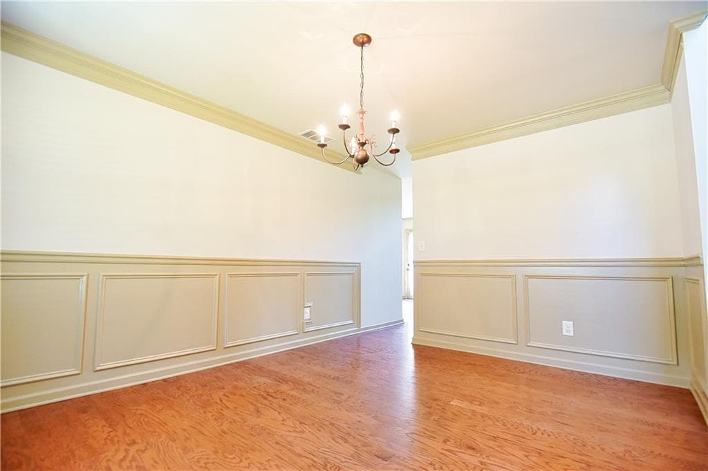 5 bedroom, 3 bathroom, 2,636 sq ft single family residence for sale at 1721 Bridle Road, Lawrenceville, GA 30043 — photo 9