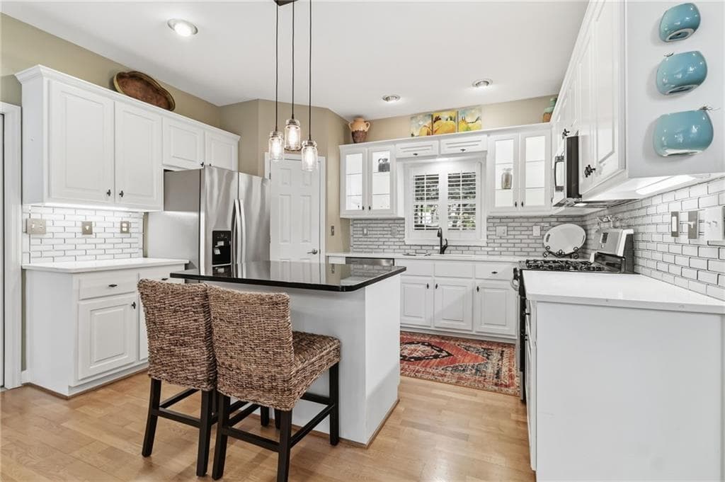 3 bedroom, 3 bathroom, 2,929 sq ft single family residence for sale at 52 Swallow Point, Big Canoe, GA 30143 — photo 2