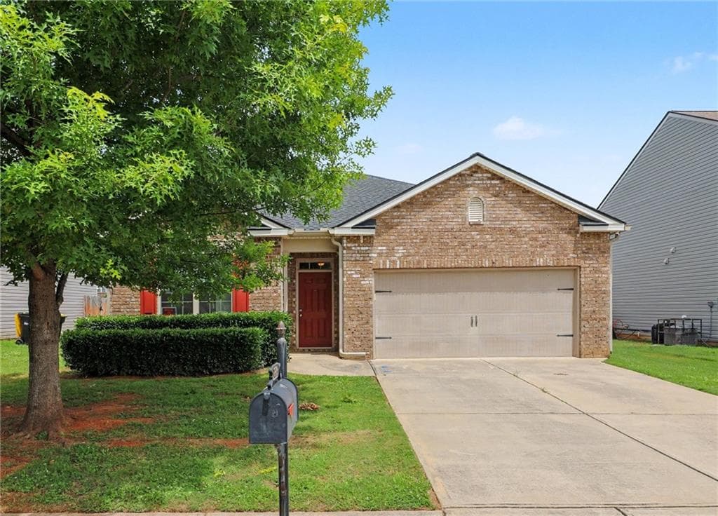 4 bedroom, 2 bathroom, 1,855 sq ft single family residence for sale at 1886 Osprey Drive, Hampton, GA 30228