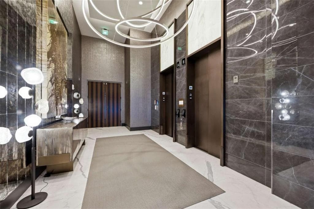 3 bedroom, 3 bathroom, 2,460 sq ft condominium for sale at 3107 Peachtree Road 1804, Atlanta, GA 30305 — photo 4