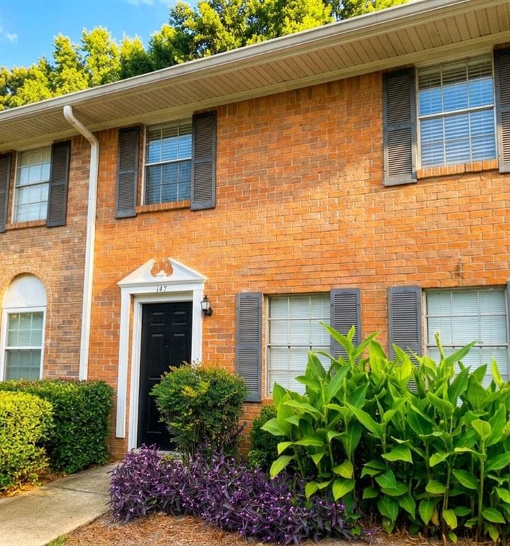 3 bedroom, 3 bathroom, 1,320 sq ft condominium for rent at 147 Northdale Place, Lawrenceville, GA 30046 for $1,700 a month — photo 1 of 13