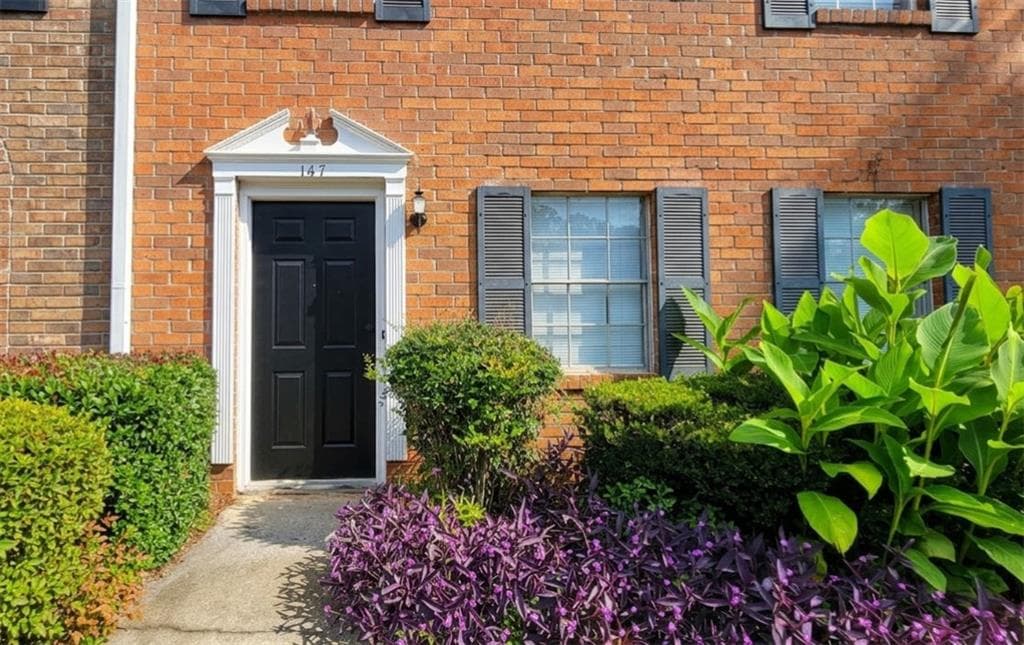 3 bedroom, 3 bathroom, 1,320 sq ft condominium for rent at 147 Northdale Place, Lawrenceville, GA 30046 for $1,700 a month — photo 2