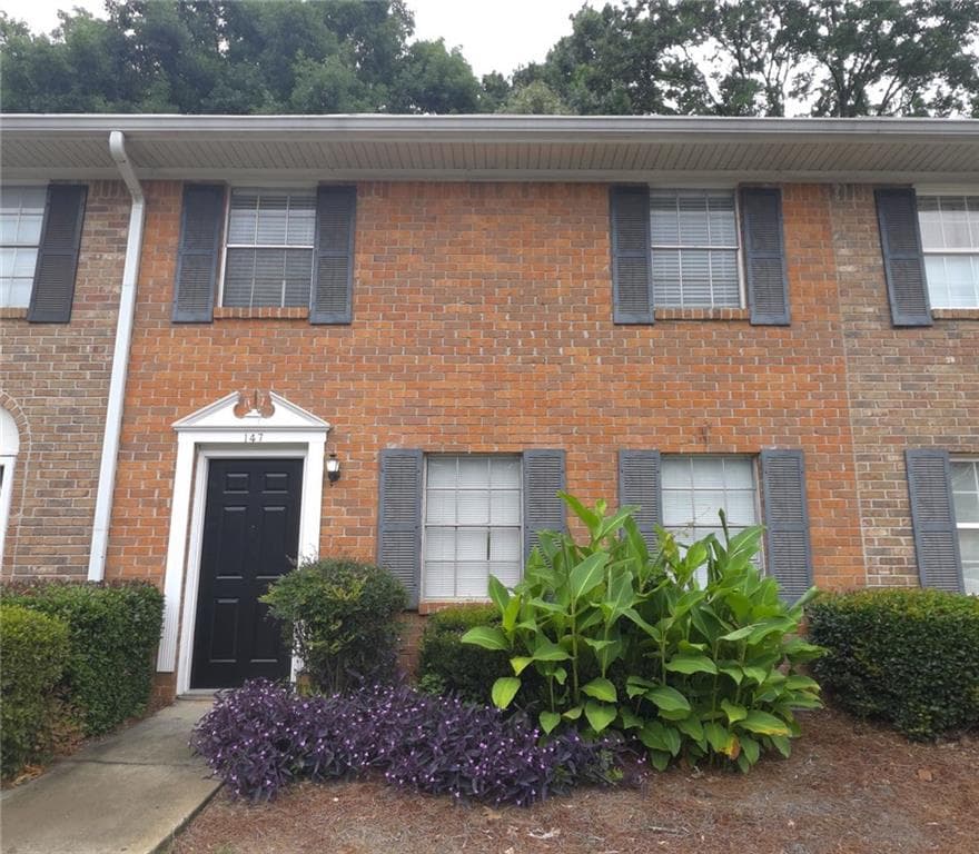 3 bedroom, 3 bathroom, 1,320 sq ft condominium for rent at 147 Northdale Place, Lawrenceville, GA 30046 for $1,700 a month — photo 3