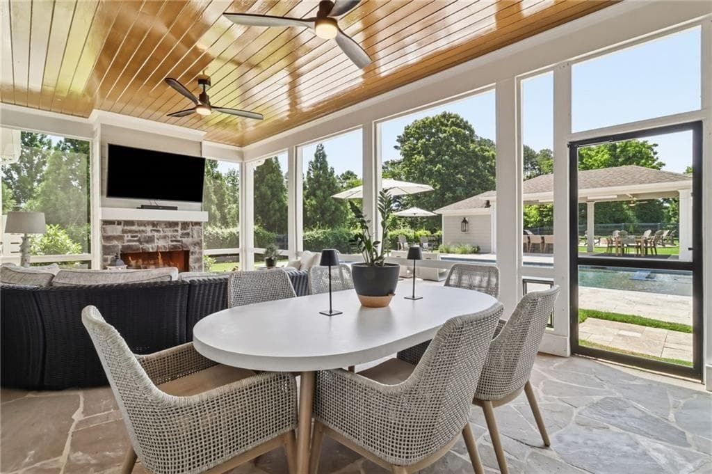 5 bedroom, 7 bathroom, 5,001 sq ft single family residence under contract at 203 Creekstone Court, Canton, GA 30115 — photo 5