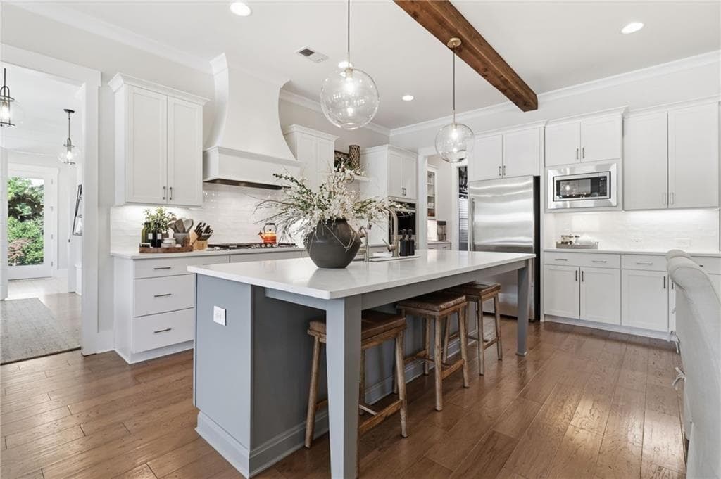 5 bedroom, 7 bathroom, 5,001 sq ft single family residence under contract at 203 Creekstone Court, Canton, GA 30115 — photo 6