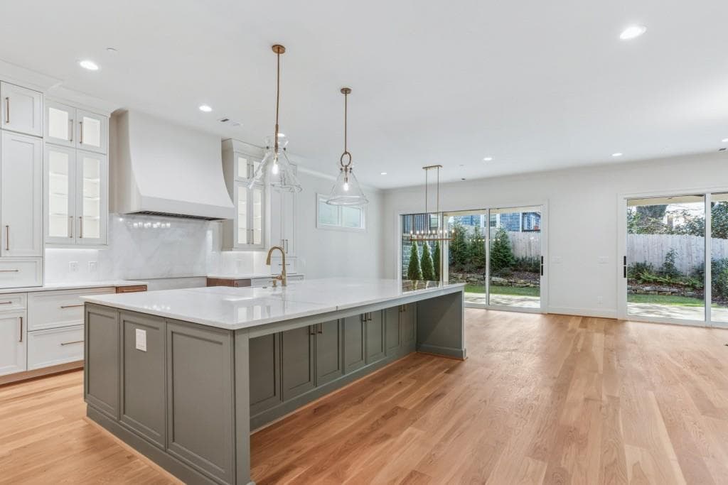 5 bedroom, 3 bathroom, 3,784 sq ft single family residence for sale at 494 Waterman Street, Marietta, GA 30060 — photo 9