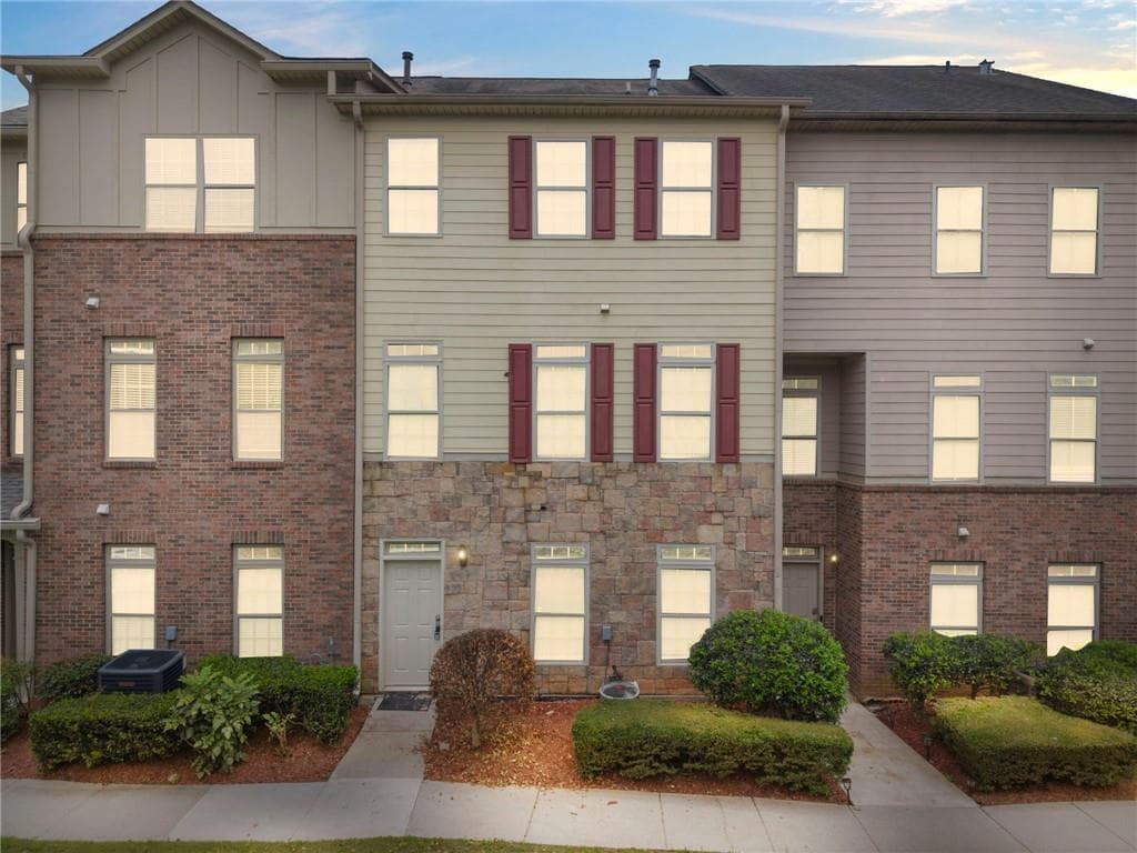 3 bedroom, 4 bathroom, 2,436 sq ft townhouse under contract at 4402 George David Way, Powder Springs, GA 30127 — photo 2