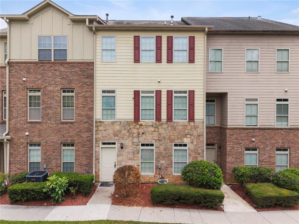 3 bedroom, 4 bathroom, 2,436 sq ft townhouse under contract at 4402 George David Way, Powder Springs, GA 30127 — photo 3