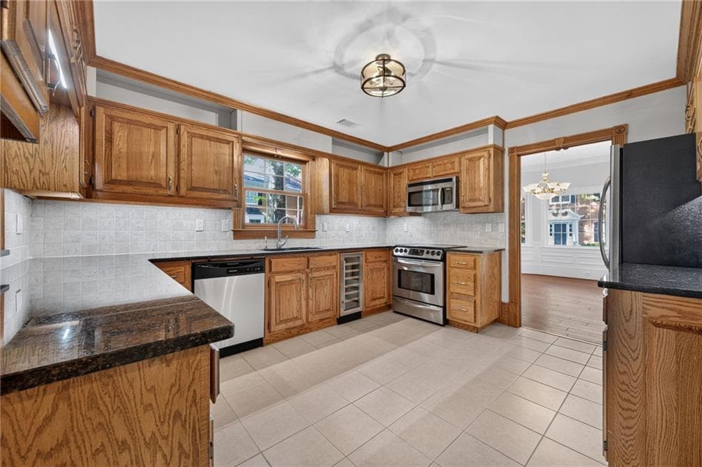 3 bedroom, 3 bathroom, 2,208 sq ft townhouse for sale at 5427 Trentham Drive, Atlanta, GA 30338 — photo 10