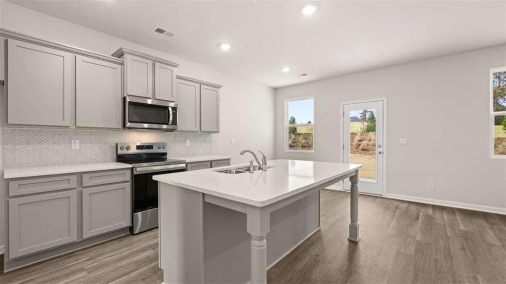 3 bedroom, 3 bathroom, 1,663 sq ft single family residence under contract at 200 Bristol Boulevard, Winder, GA 30680 — photo 6