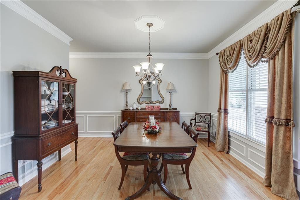 4 bedroom, 3 bathroom, 2,947 sq ft single family residence for sale at 5843 Peacock Lane, Hoschton, GA 30548 — photo 5
