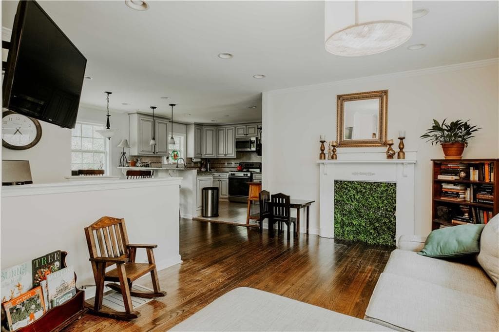 3 bedroom, 4 bathroom single family residence for rent at 1496 Woodland Avenue, Atlanta, GA 30316 for $2,600 a month — photo 3