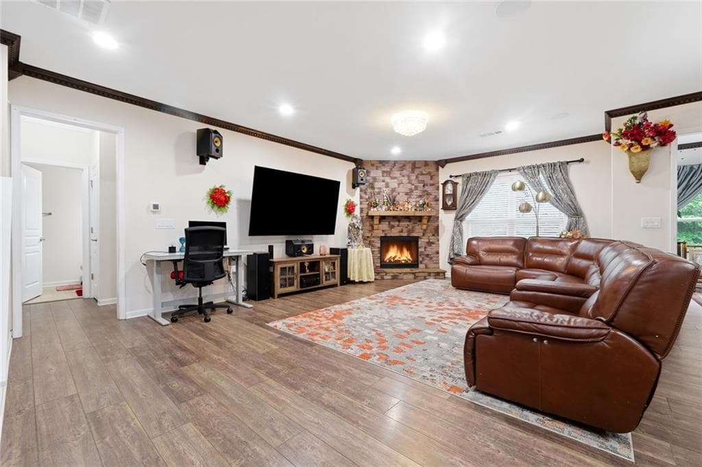 5 bedroom, 4 bathroom, 3,170 sq ft single family residence for sale at 7240 Margate Court, Cumming, GA 30040 — photo 7